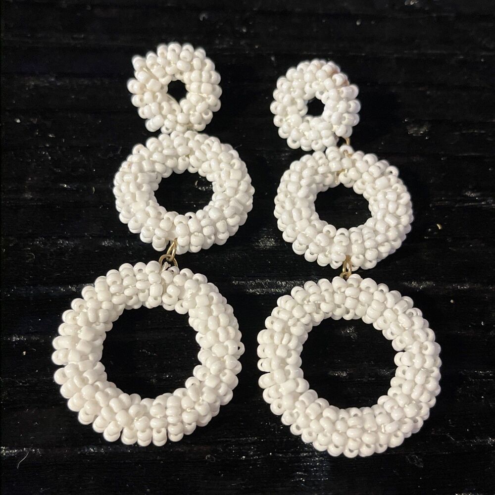 Vintage White Graduated Seed Bead Hoop Dangle Pierced Earrings Geometric 3.5”